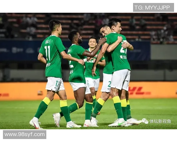 北京足球队强势领跑联赛积分榜积70分其他球队紧随其后争夺激烈 北京足球队强势领跑联赛积分榜积70分其他球队紧随其后争夺激烈