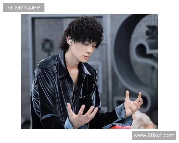 足球梁森的传奇之路：从青涩少年到职业球员的奋斗历程