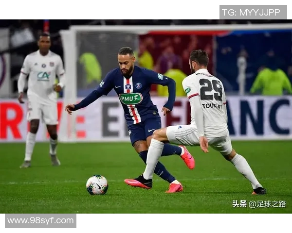 掌握足球接法技巧提升球技的全面指南与实用训练方法分享 掌握足球接法技巧提升球技的全面指南与实用训练方法分享